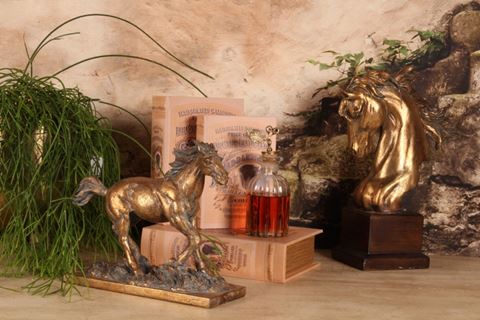 figue. Statue cheval résine 30 cm