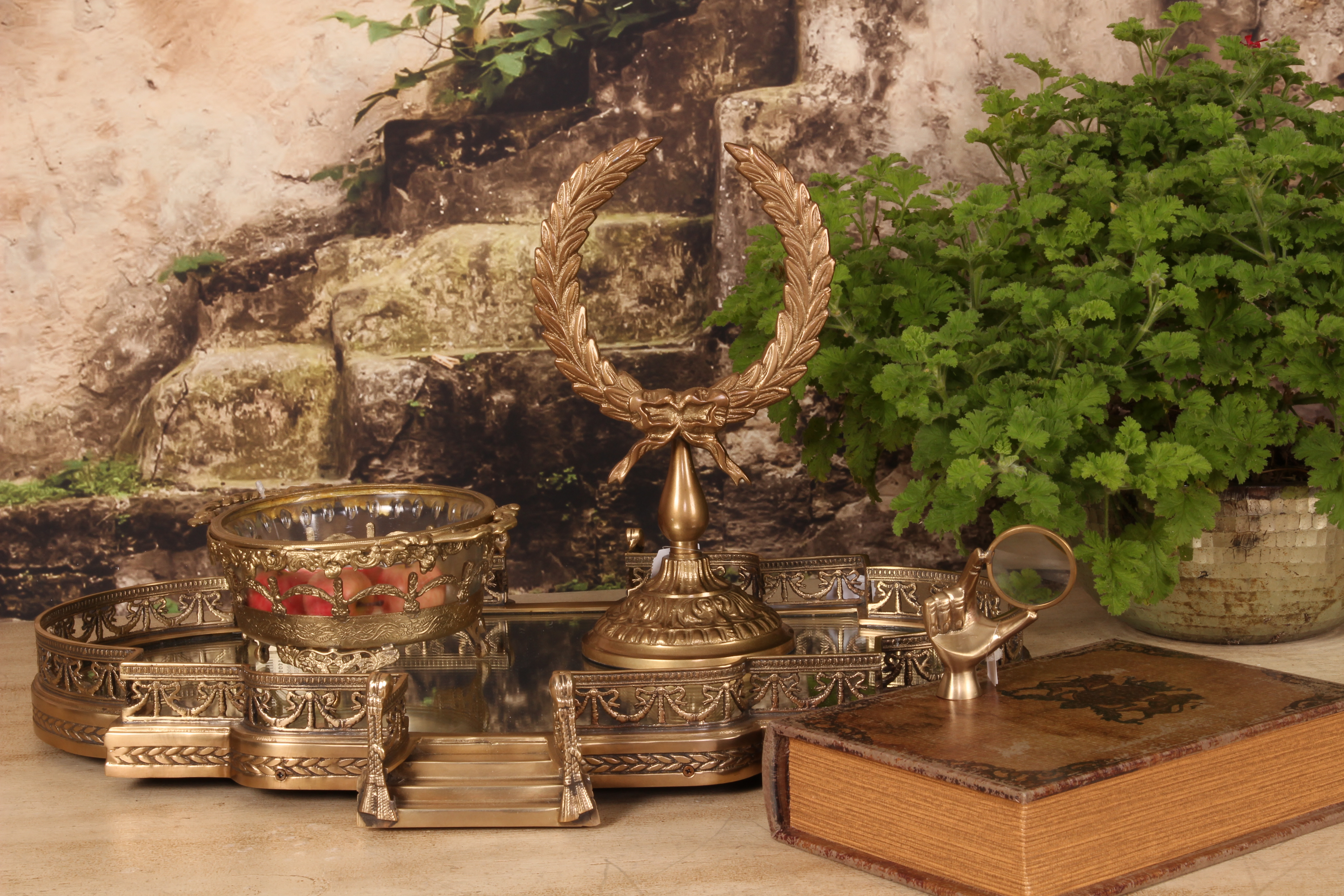 Laurel Wreath On Base Small 25.5 cm - Gold - Aluminium