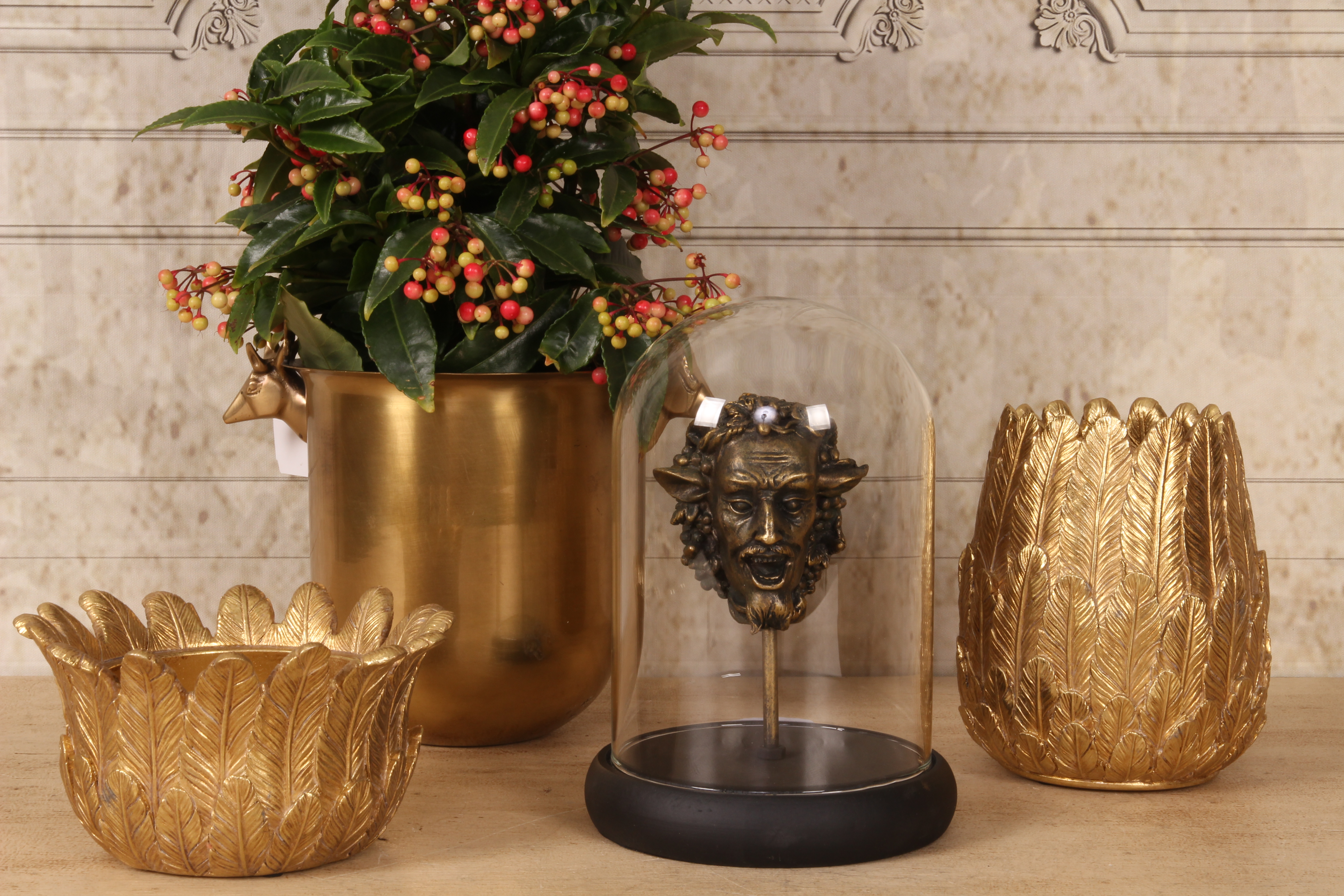 Bacchus-Figur mit Glasglocke 23 cm – Gold – Kunstharz