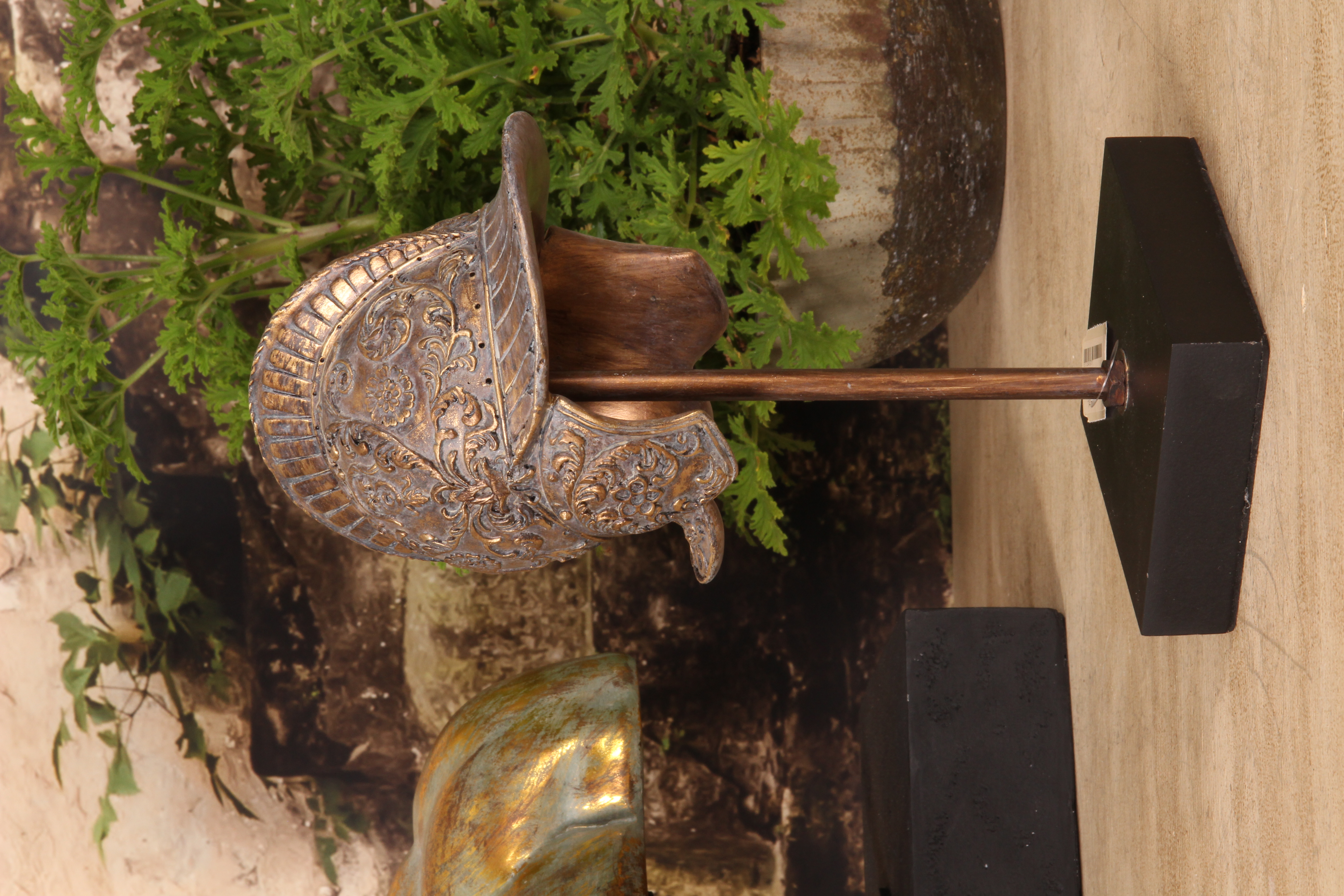 Helm op Standaard 29,5 cm - Goud - Resin