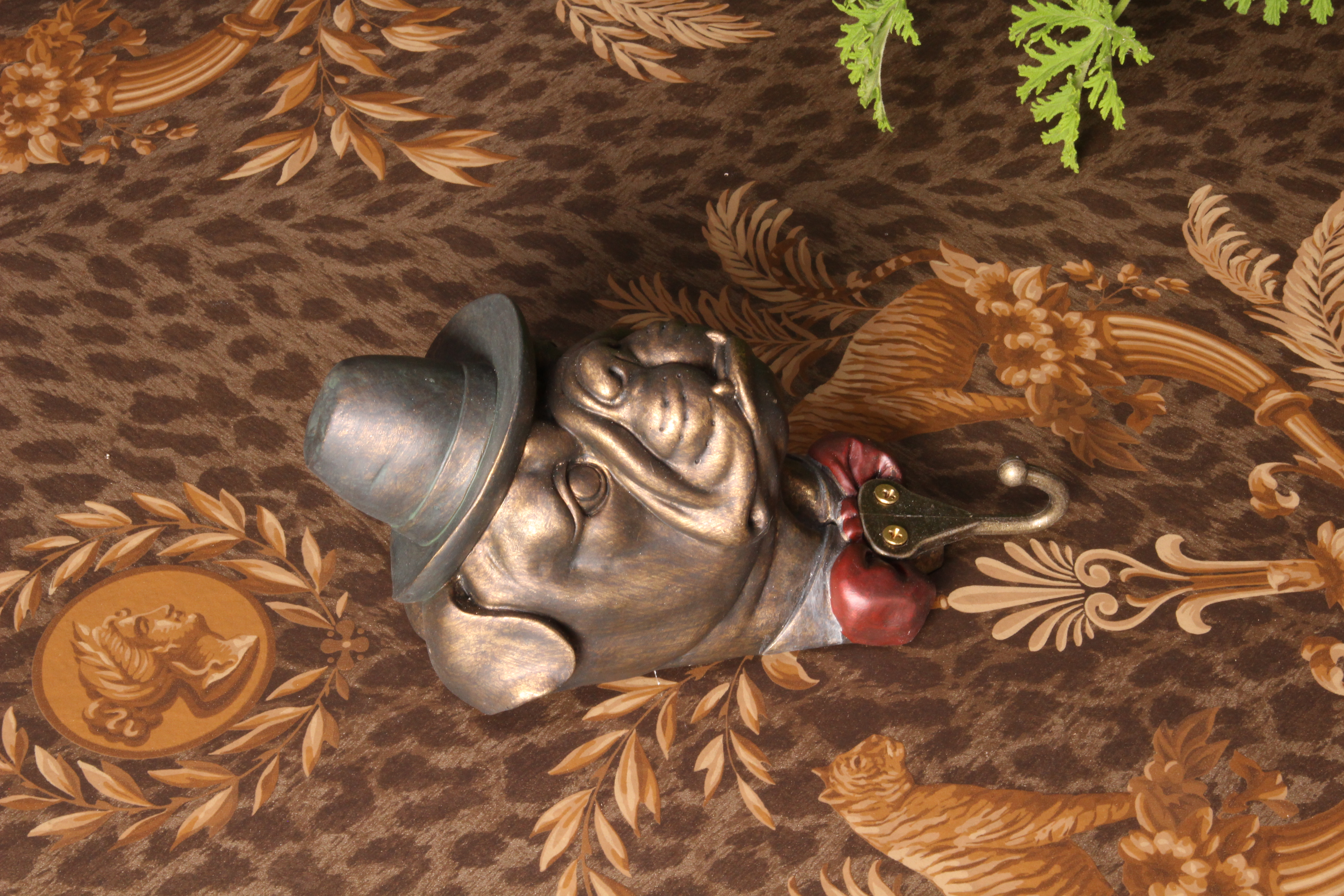 Wandhaak Buldog 22 cm - Goud - Resin