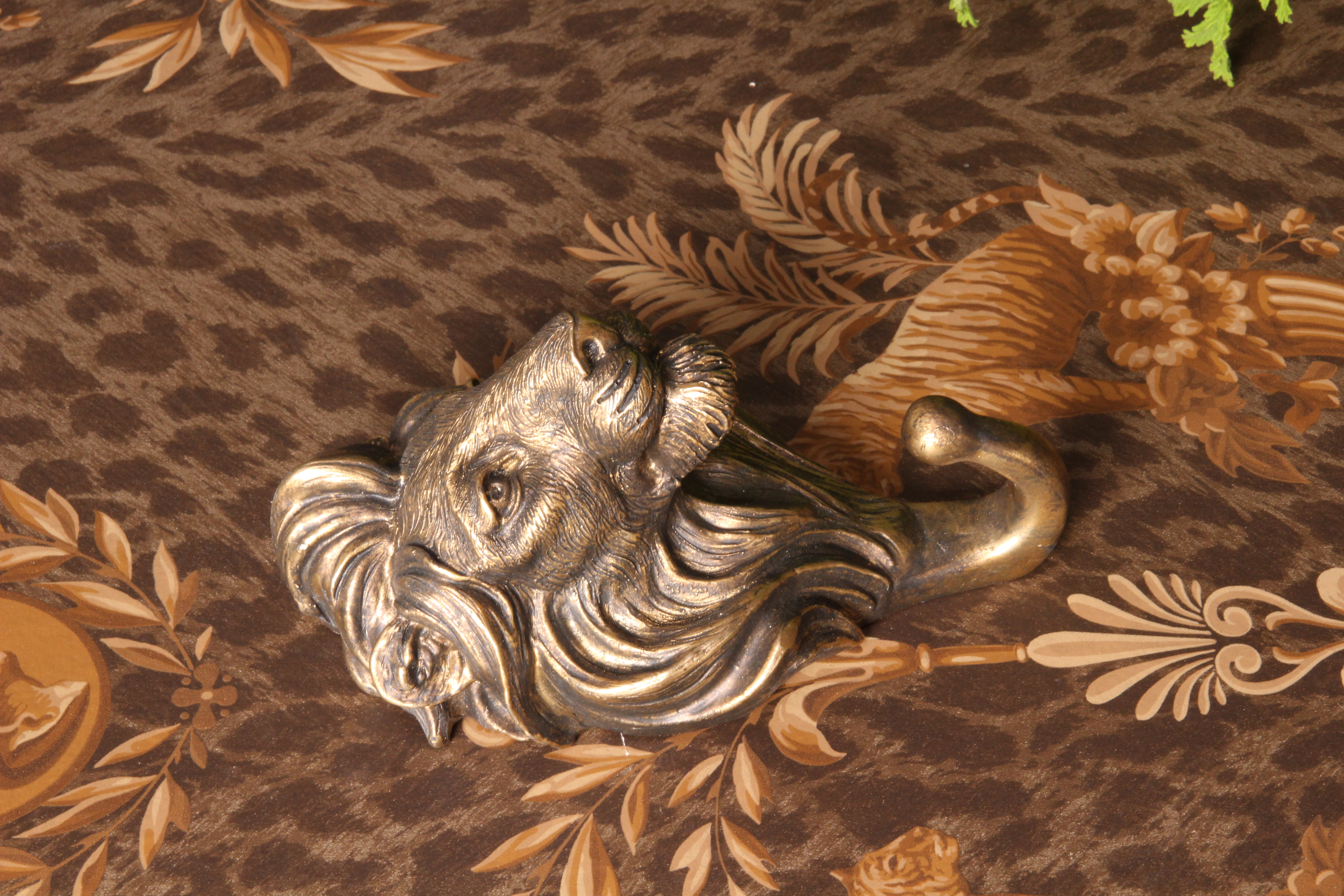 Wandhaak Leeuw 17 cm - Goud - Resin