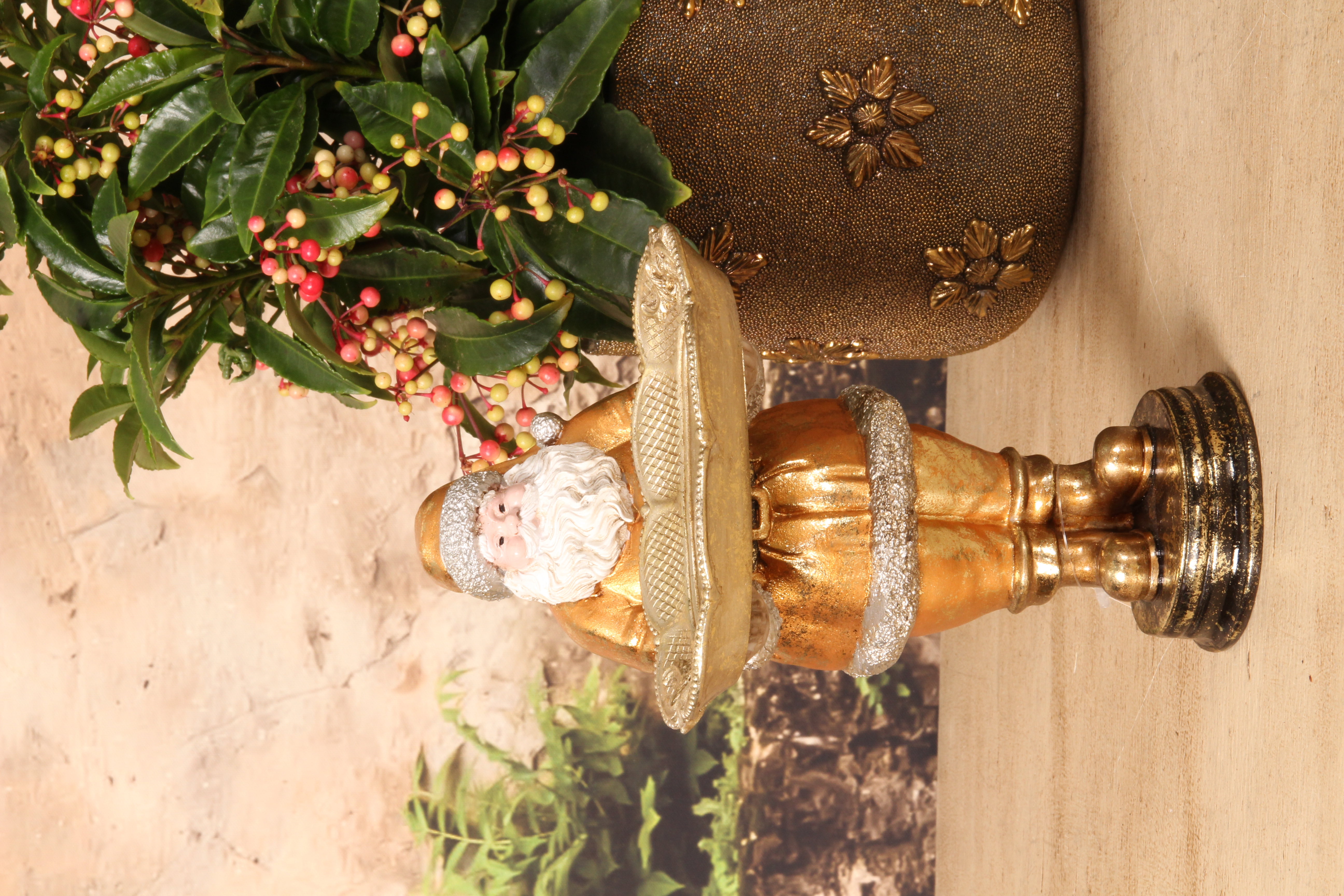 Kerstman met Schaal 24 cm - Goud - Resin