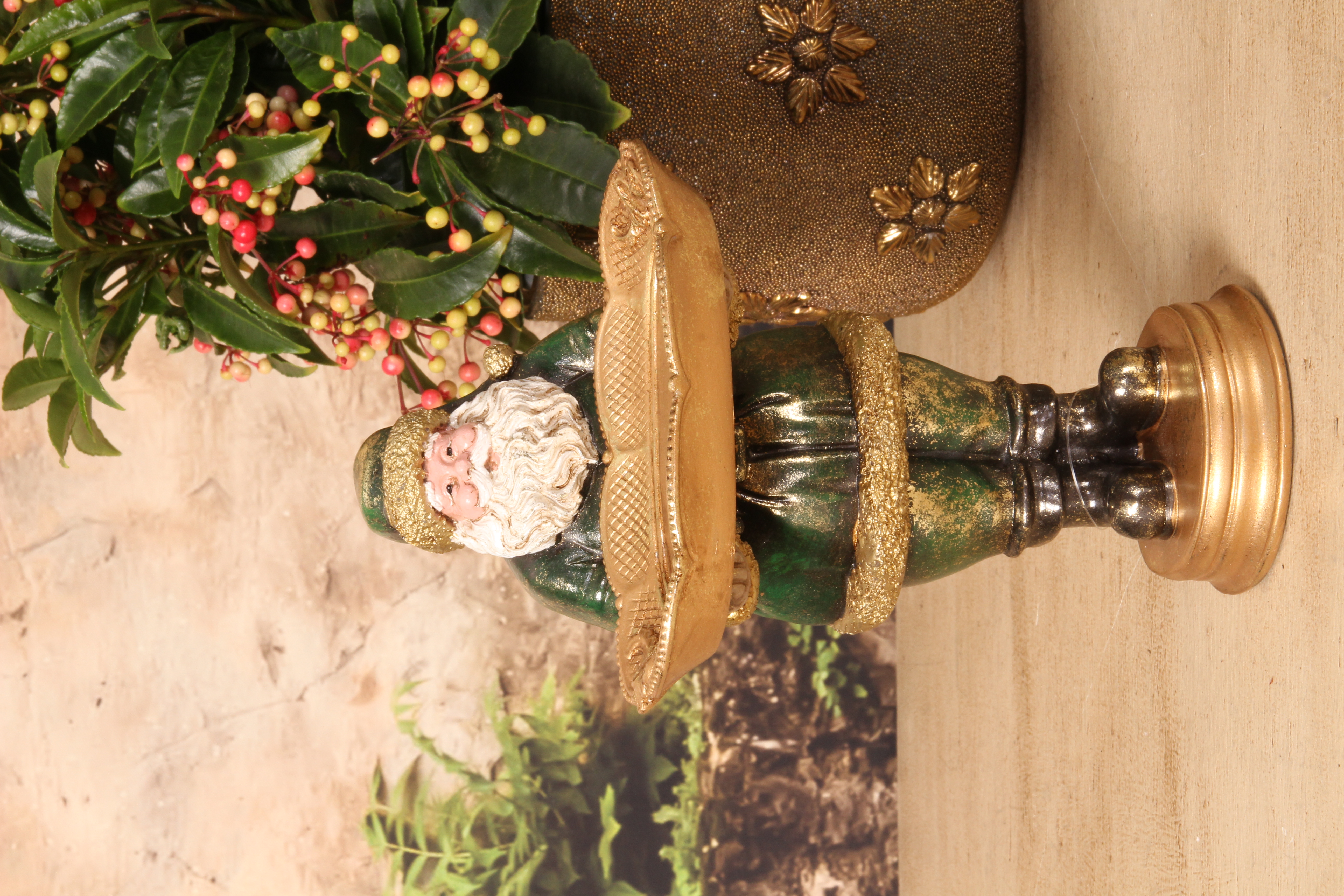 Kerstman met Schaal 24 cm - Groen - Resin