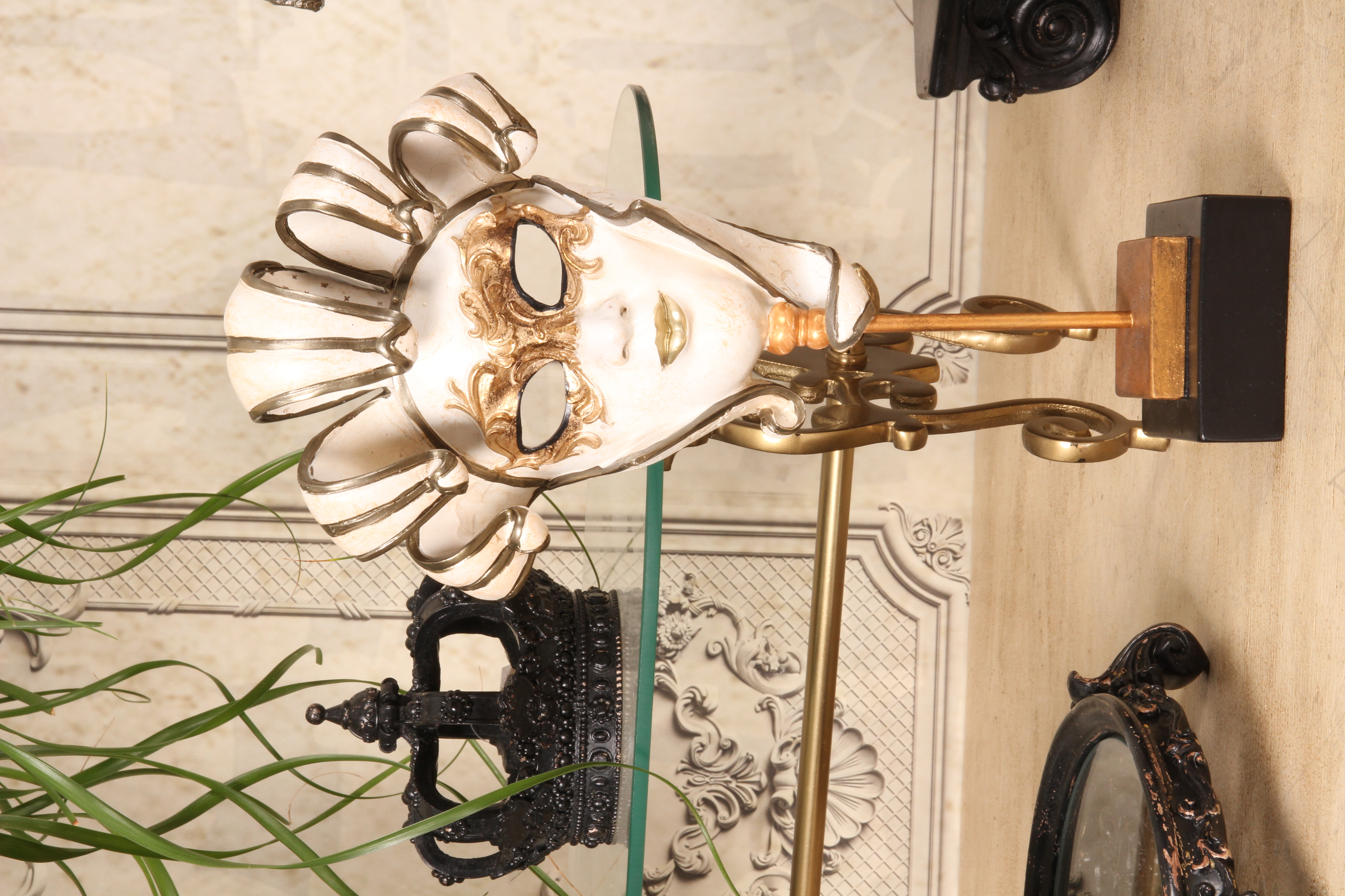 Masker op Voet 35 cm - Wit/Goud - Resin