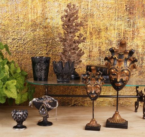 Mask on Stand 28 cm - Black/Gold - Resin